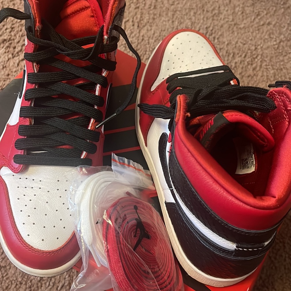 Jordan 1 - Picture 2 of 5